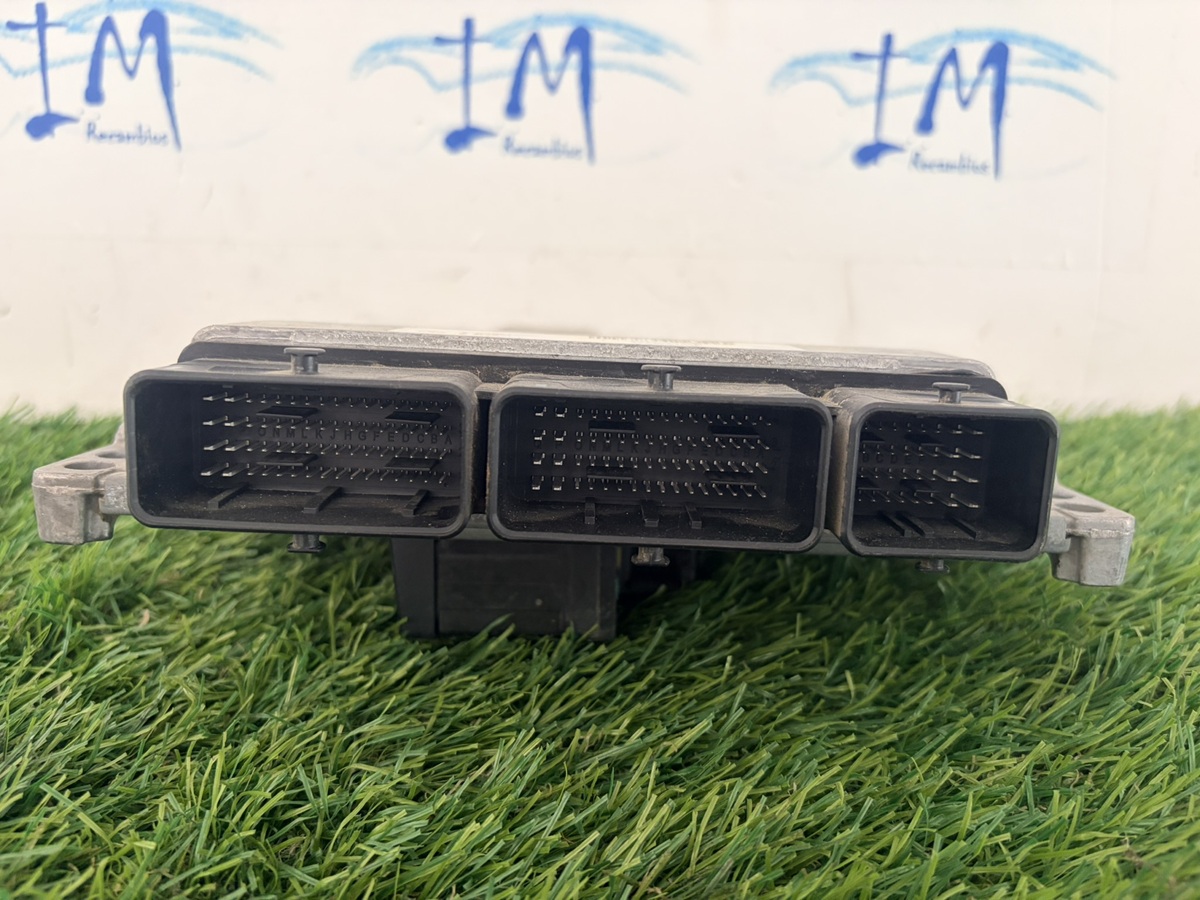 1396.Conectores centralita Renault 237106677R