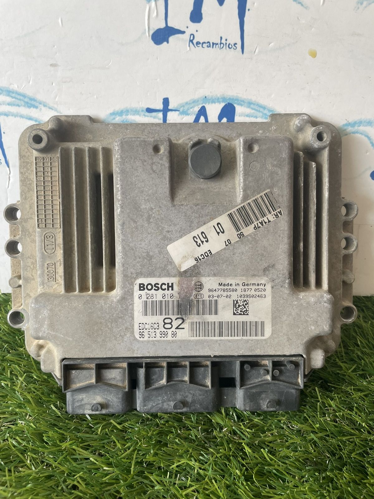 1566.Centralita motor Peugeot 206 0281010707