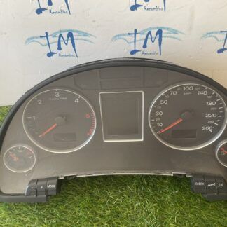 1557. Cuadro instrumento Audi A4 0263626211