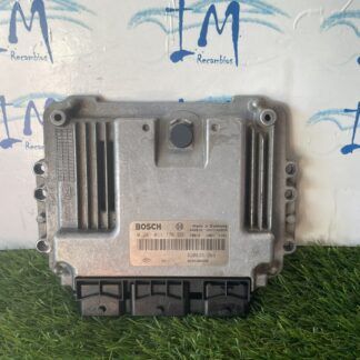 1560.Centralita motor Renault 0281011776